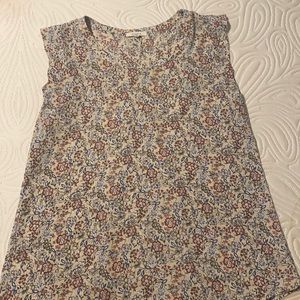 Cute floral blouse with cap sleeves